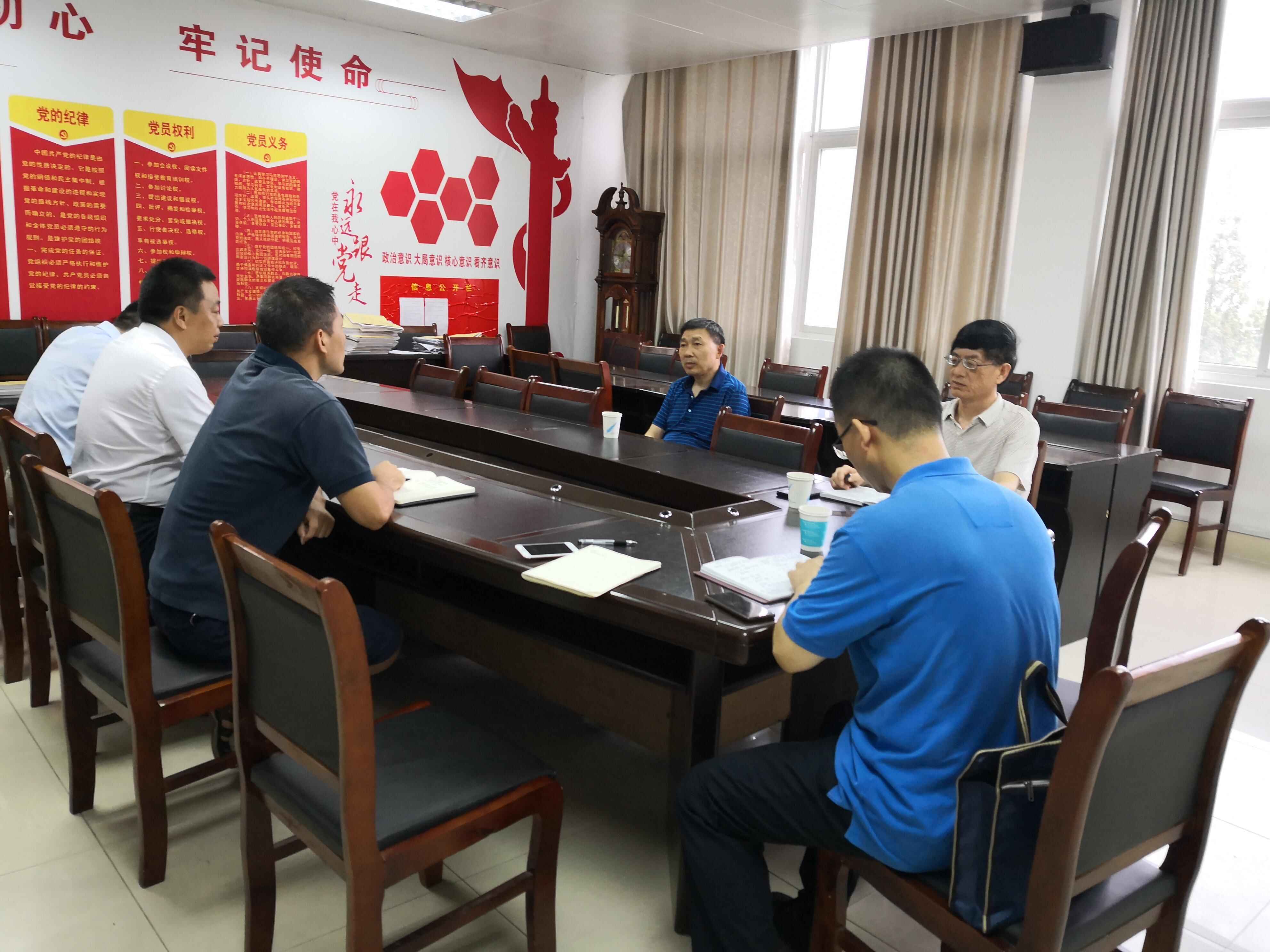 副董事长王文臣到乐天使检查新学期教学工作.jpg